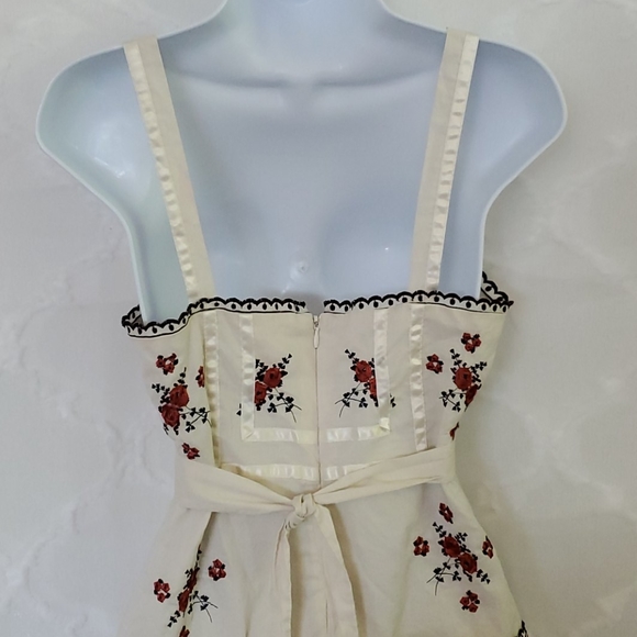 Top - Picture 6 of 16